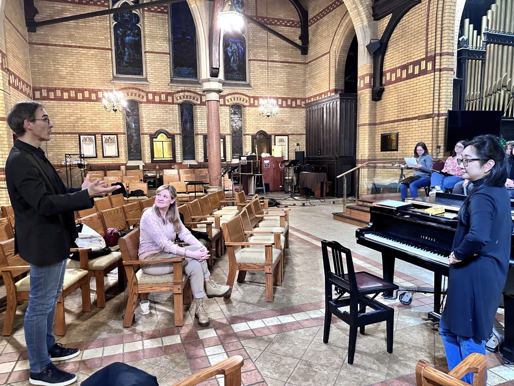 Composer Frank Horvat talking with Cantabile Chamber Singers